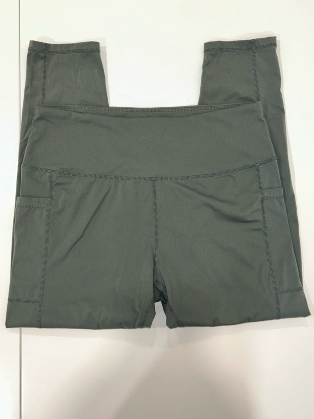 High-Waist Women’s Active Leggings with Side Pockets - Olive Green